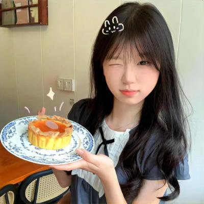 触碰的双手
